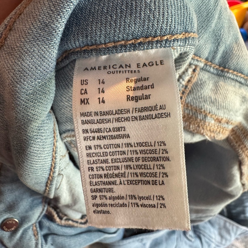 American Eagle Outfitters Women's Light Blue Jeans